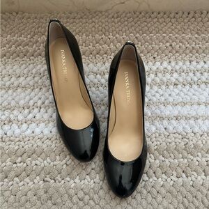 Ivanka Trump Janie Patent Leather Round Toe Heels Size 7.5